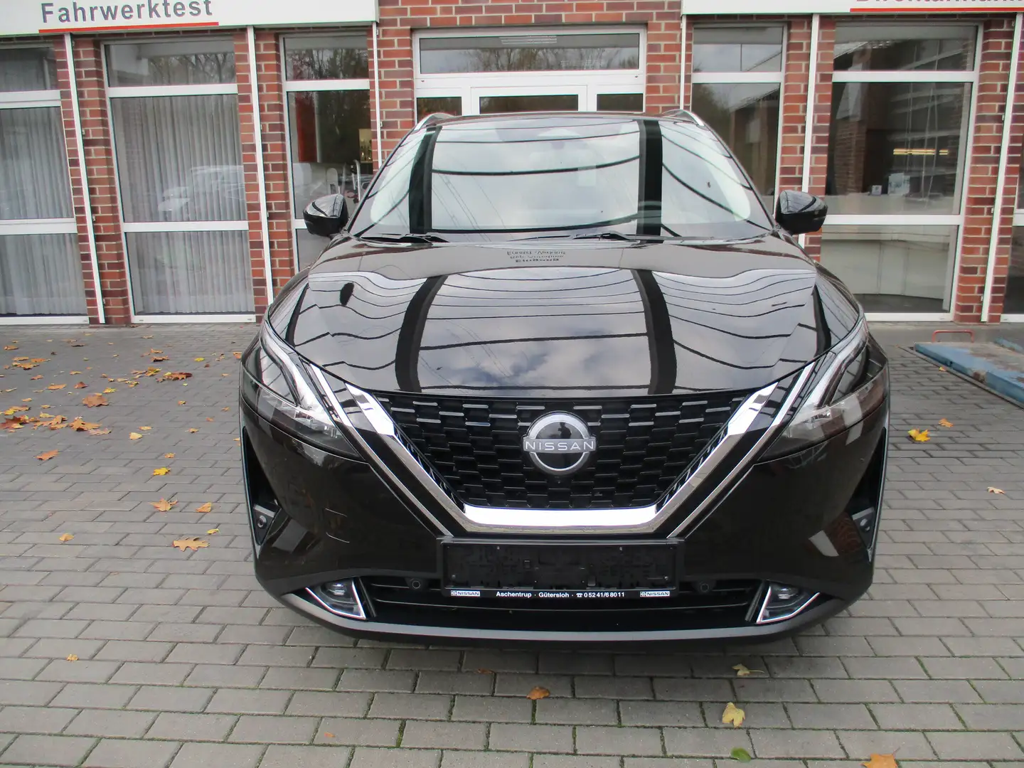 Nissan Qashqai N-Connecta Schwarz - 2