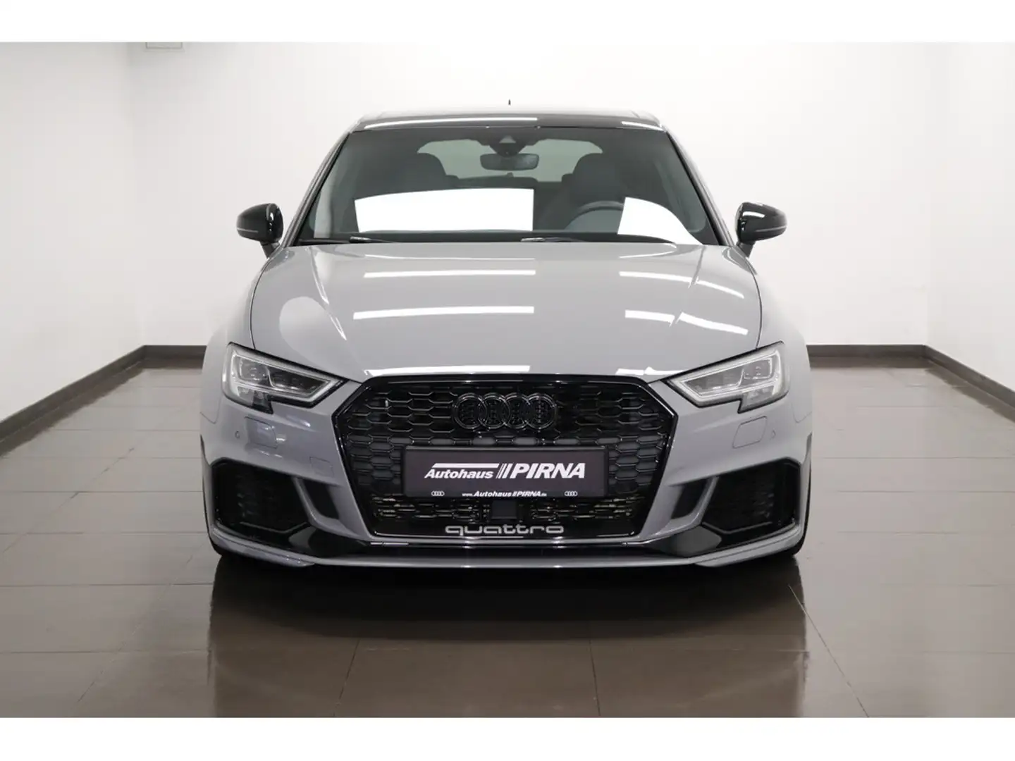 Audi RS3 Sportback 2.5 TFSI quattro Panorama LEDER Grau - 2