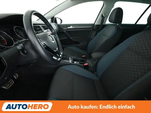 Volkswagen Golf view 10