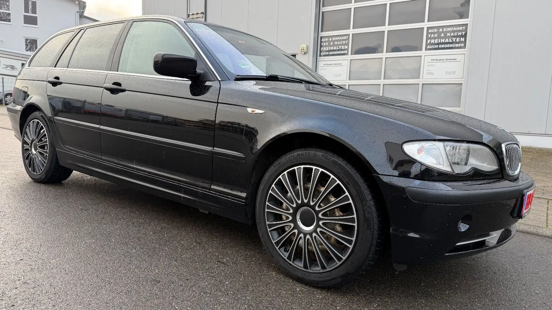 BMW 330 xi 4X4 X-DRIVE AUTOMATIK TÜV,1-HAND,STANDHEIZ Schwarz - 2