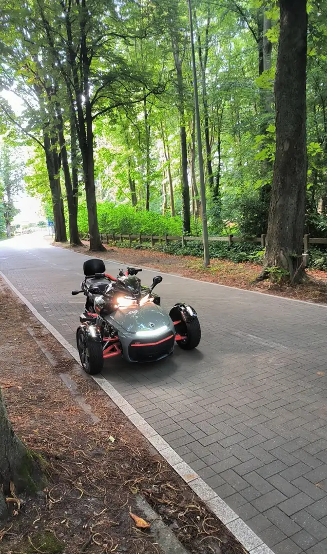 Can Am Spyder F3-S Special series Grey - 1