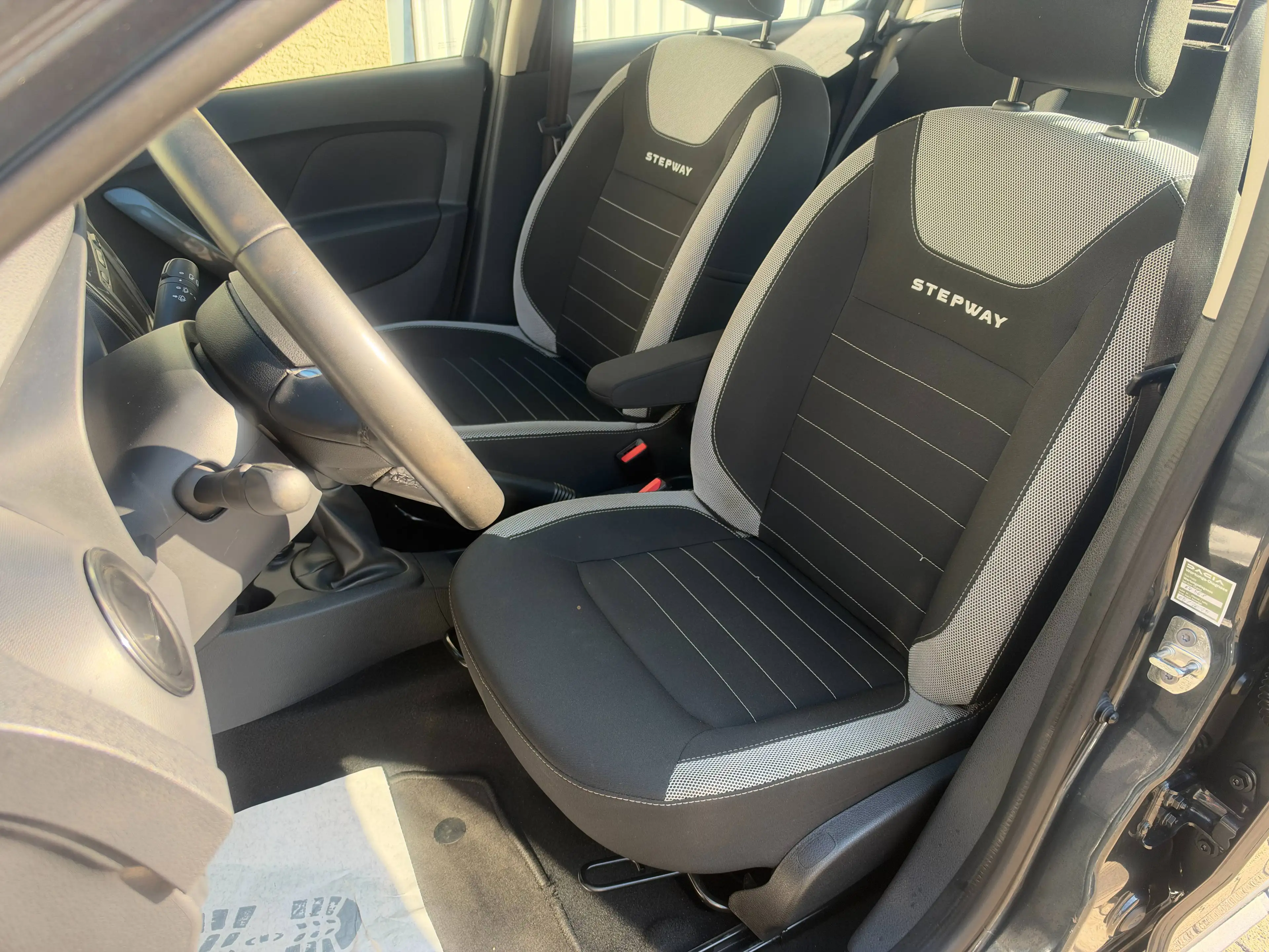 Dacia Sandero STEPWAY PRESTIGE KAMERA PDC MEDIA NAVI BLUETOOTH STARTSTOP TEMPOMAT — photo 11