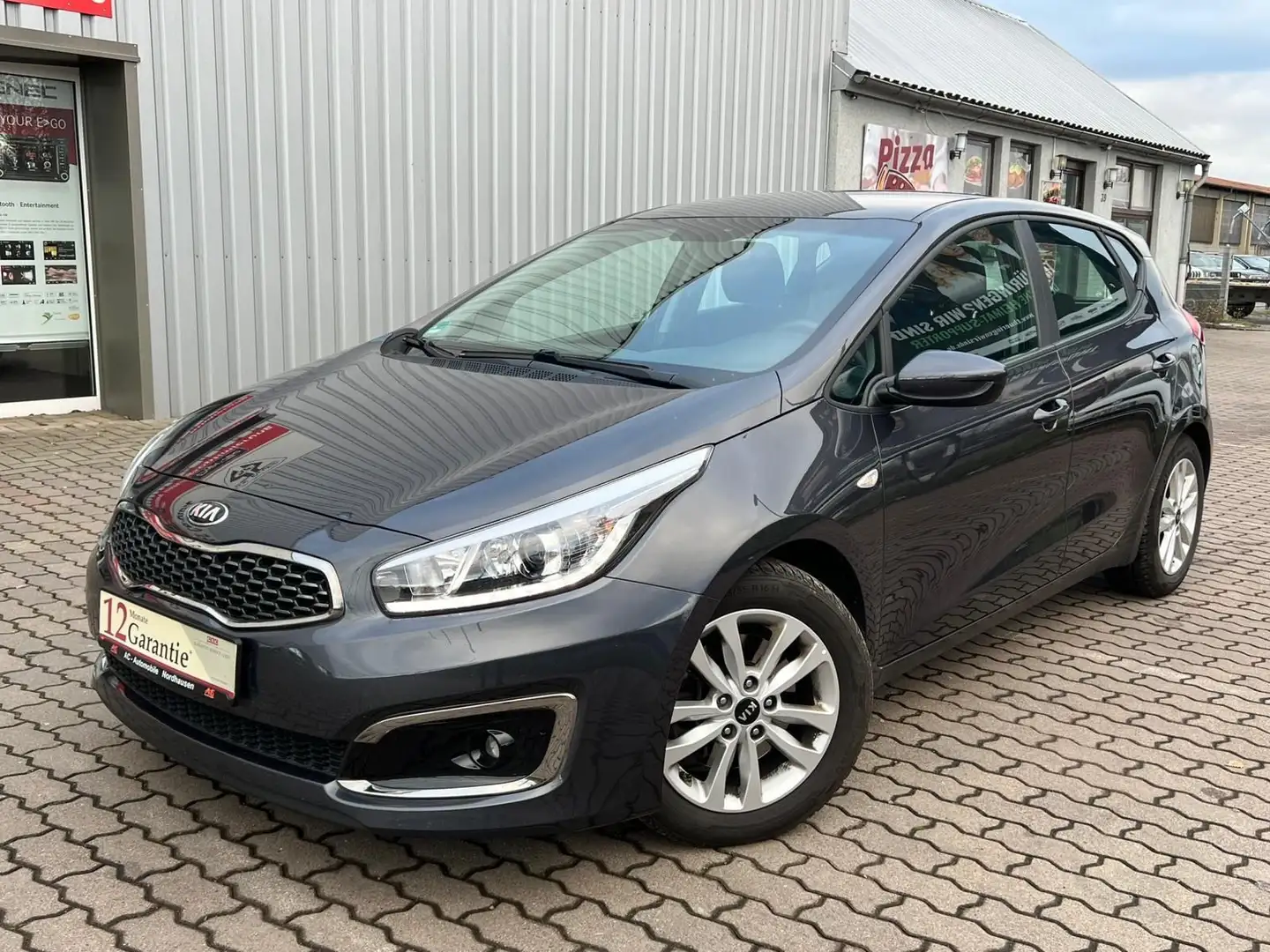 Kia Ceed / cee'd Schwarz - 1