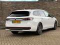 Volkswagen Passat 1.5 eTSI R-Line Massage stoelen 360 Camera Black S Wit - thumbnail 11