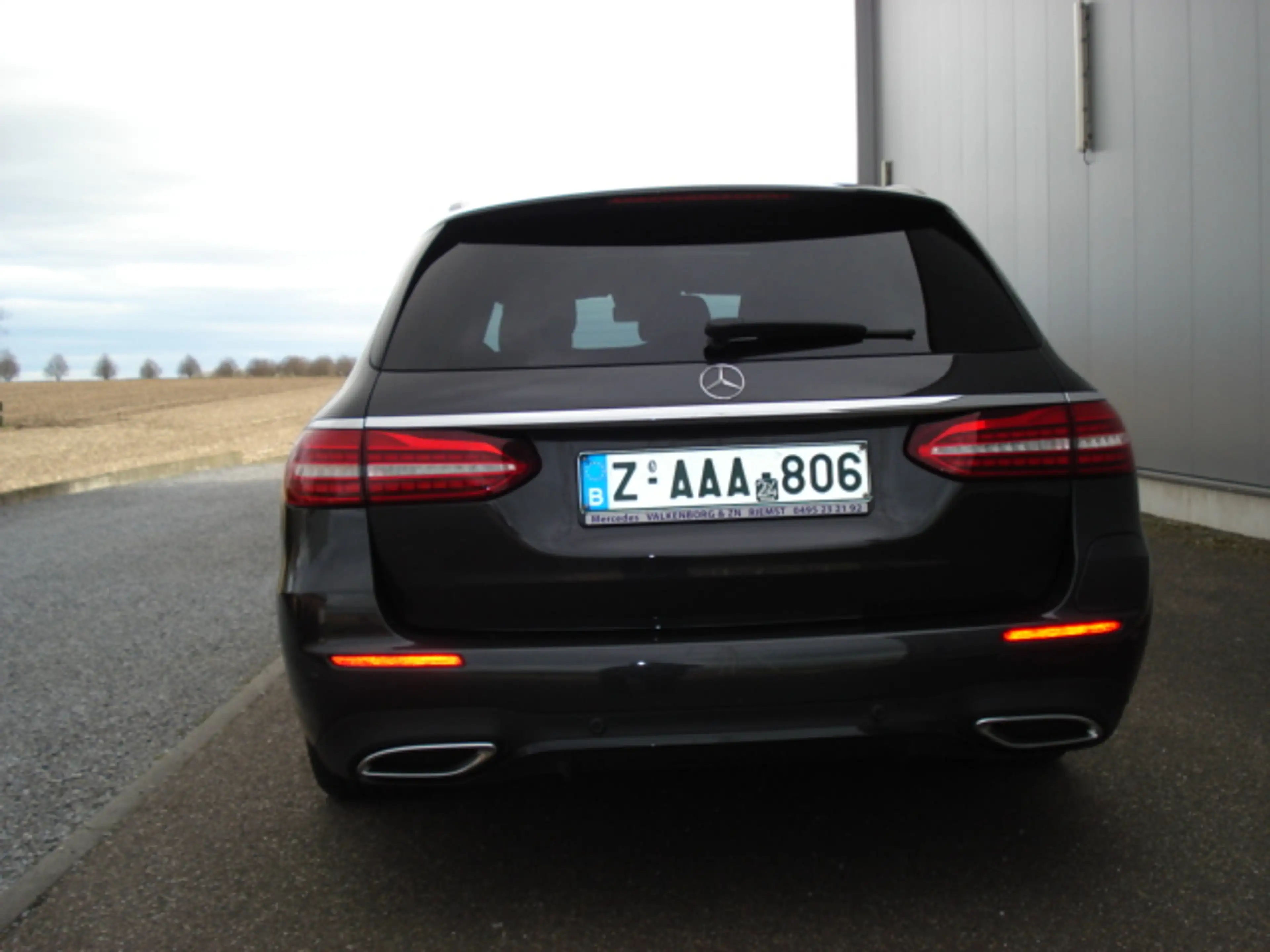 Mercedes-Benz E 300 E 300 e PHEV AMG Line trekh schuifdak — photo 7