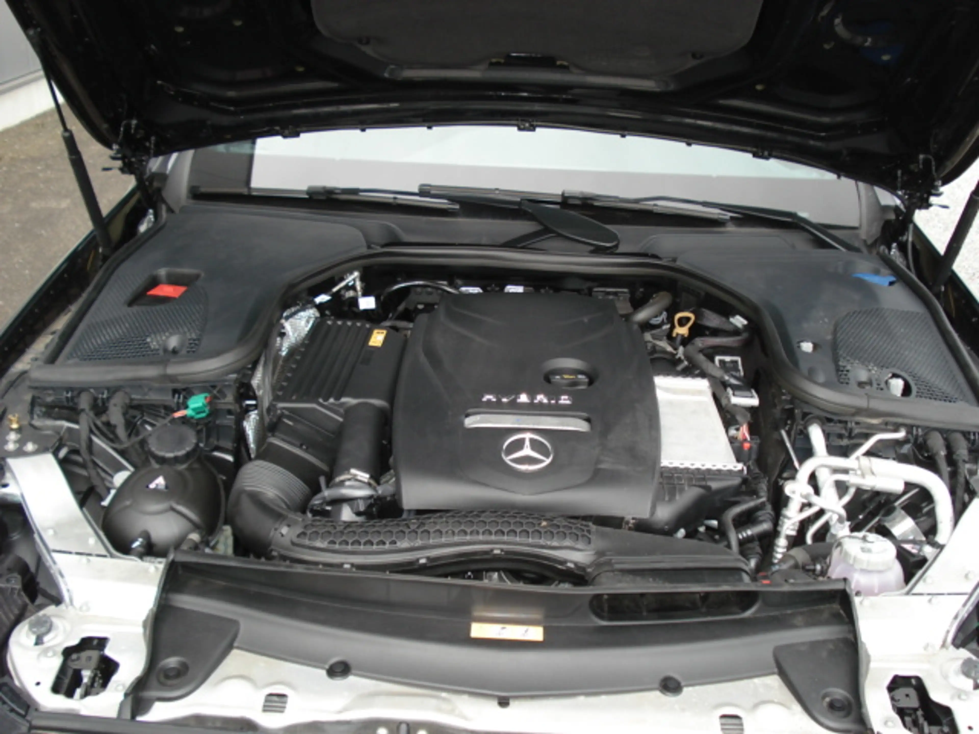 Mercedes-Benz E 300 E 300 e PHEV AMG Line trekh schuifdak — photo 11