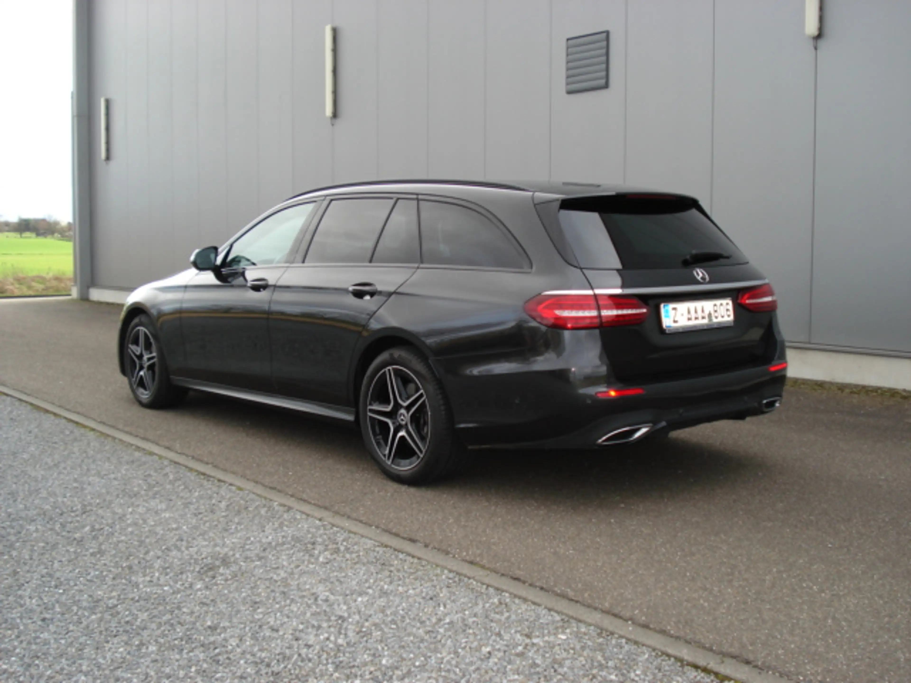 Mercedes-Benz E 300 E 300 e PHEV AMG Line trekh schuifdak — photo 6