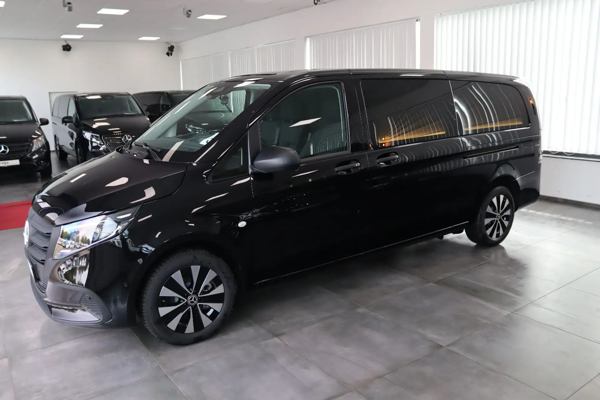 벤츠 Mercedes-Benz Vito 116 2026 검정 사진 1