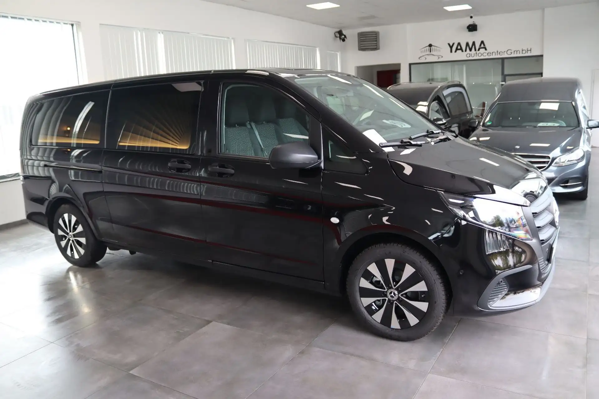 벤츠 Mercedes-Benz Vito 116 2026 검정 사진 4