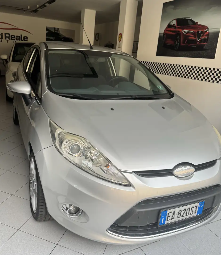 Ford Fiesta 3p 1.2 16v Titanium - 1