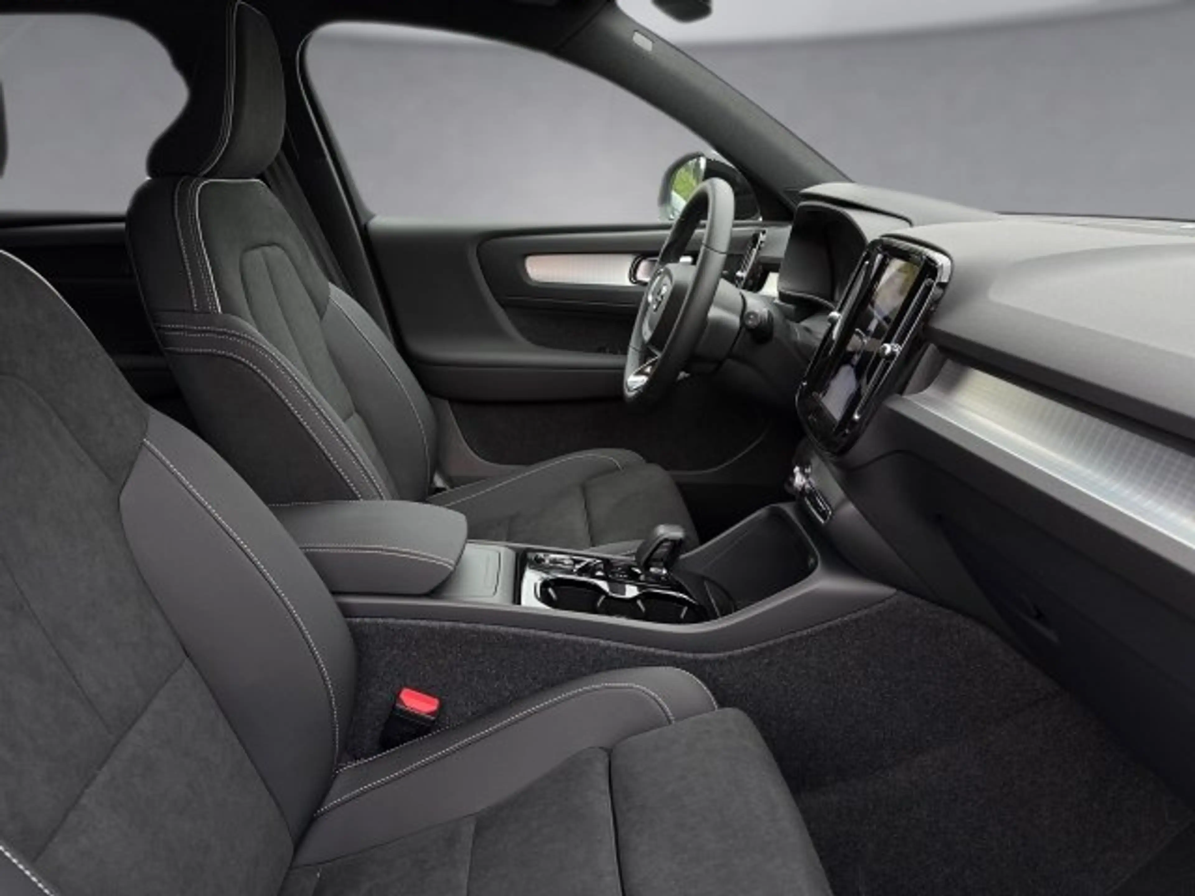 Volvo XC40 Black Edition Ultra, B3 Mild Hybrid, Benzin — photo 11