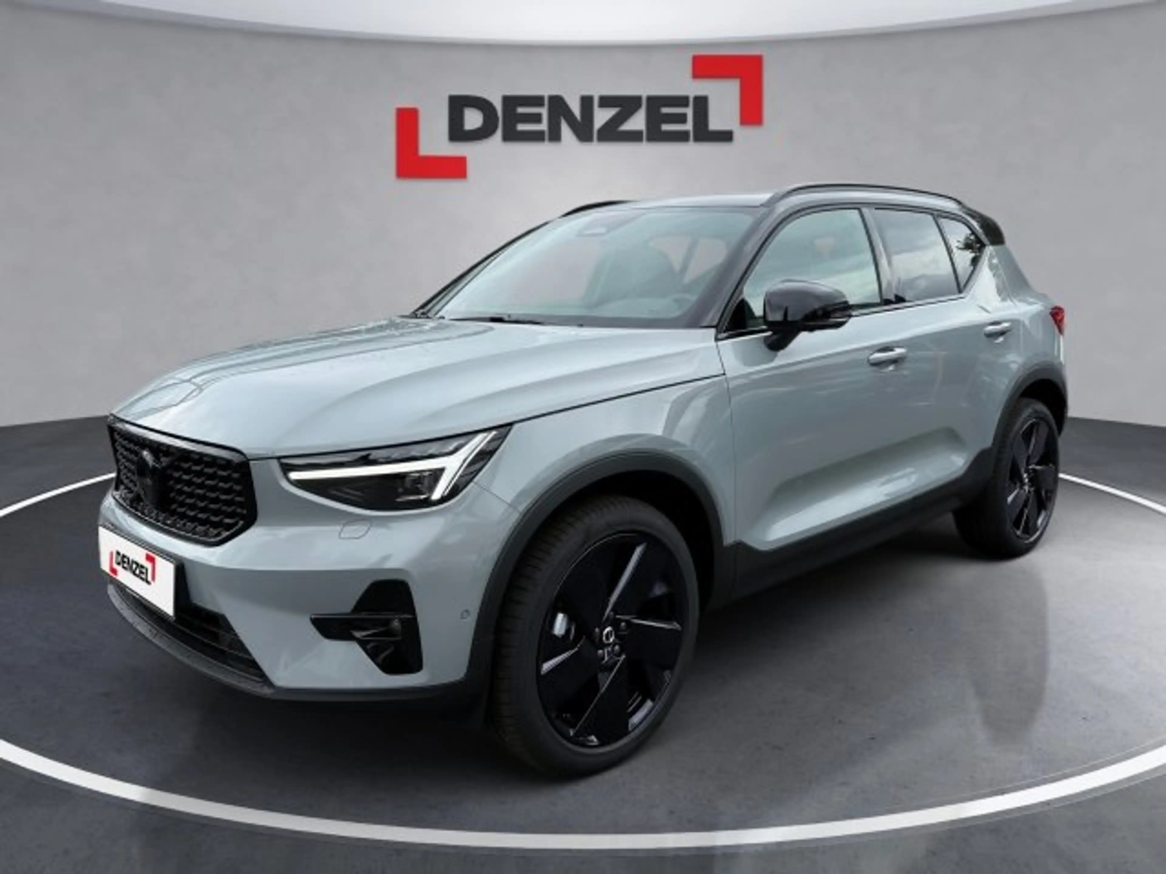 Volvo XC40 Black Edition Ultra, B3 Mild Hybrid, Benzin