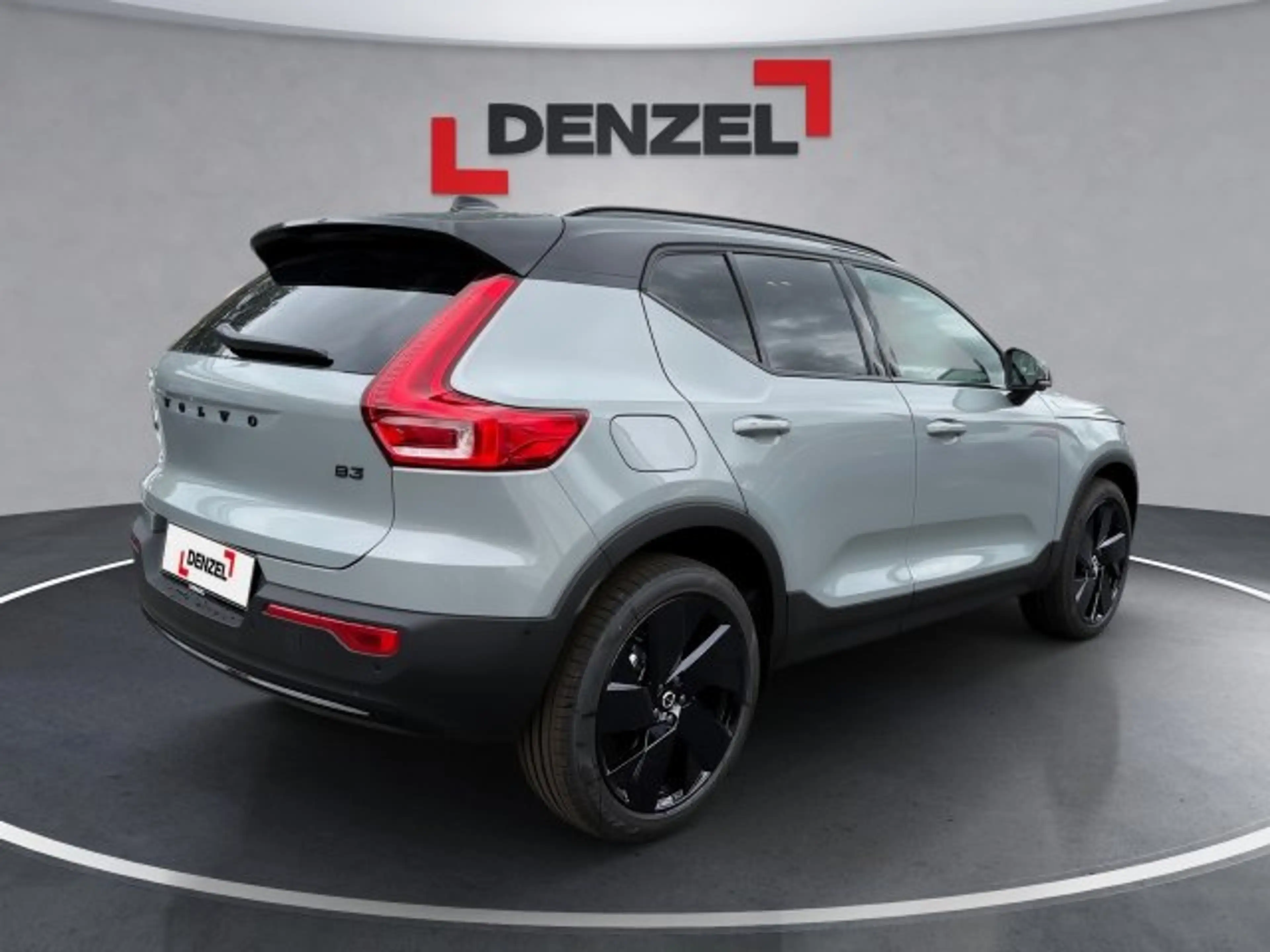 Volvo XC40 Black Edition Ultra, B3 Mild Hybrid, Benzin — photo 4