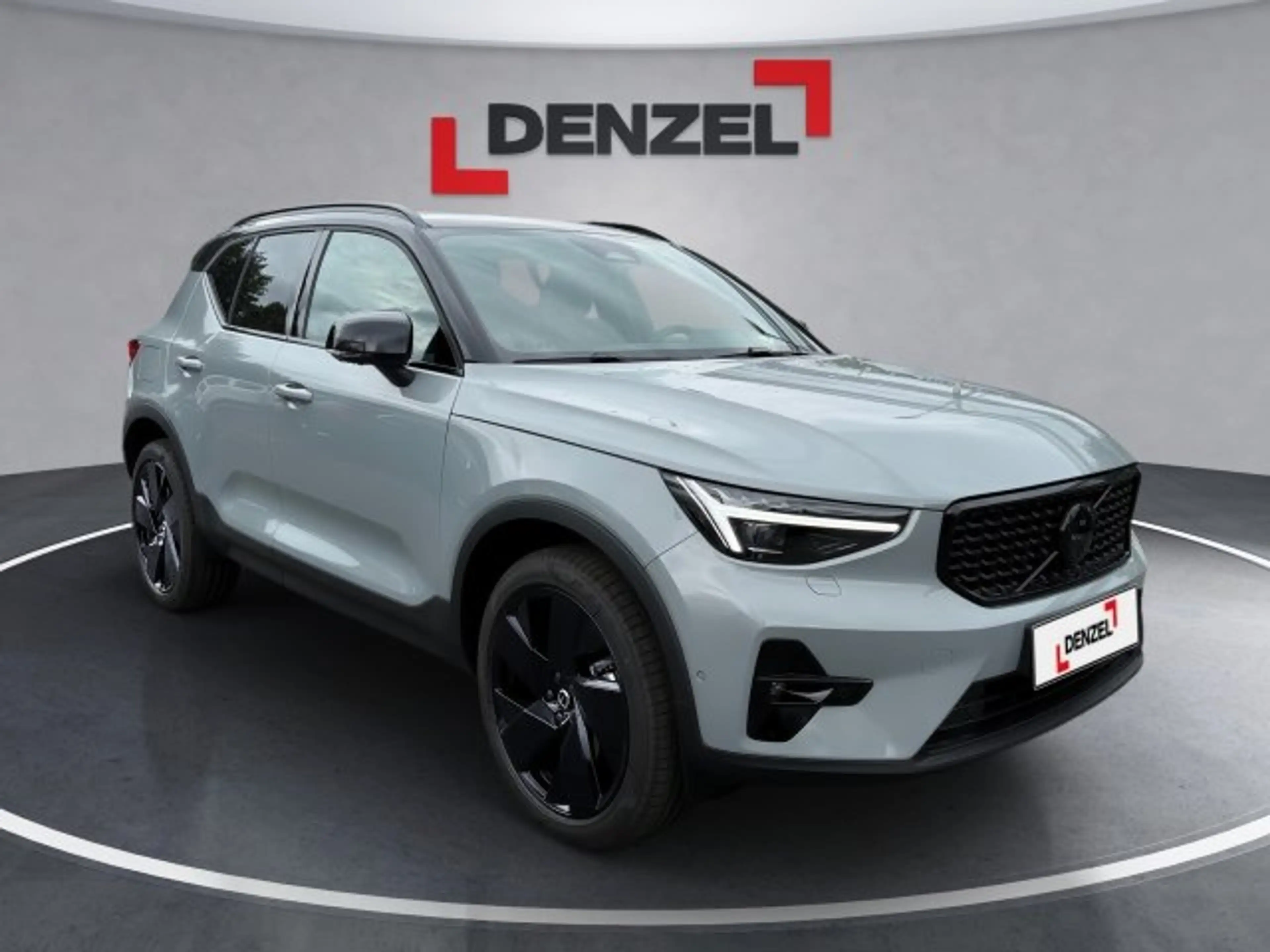 Volvo XC40 Black Edition Ultra, B3 Mild Hybrid, Benzin — photo 6