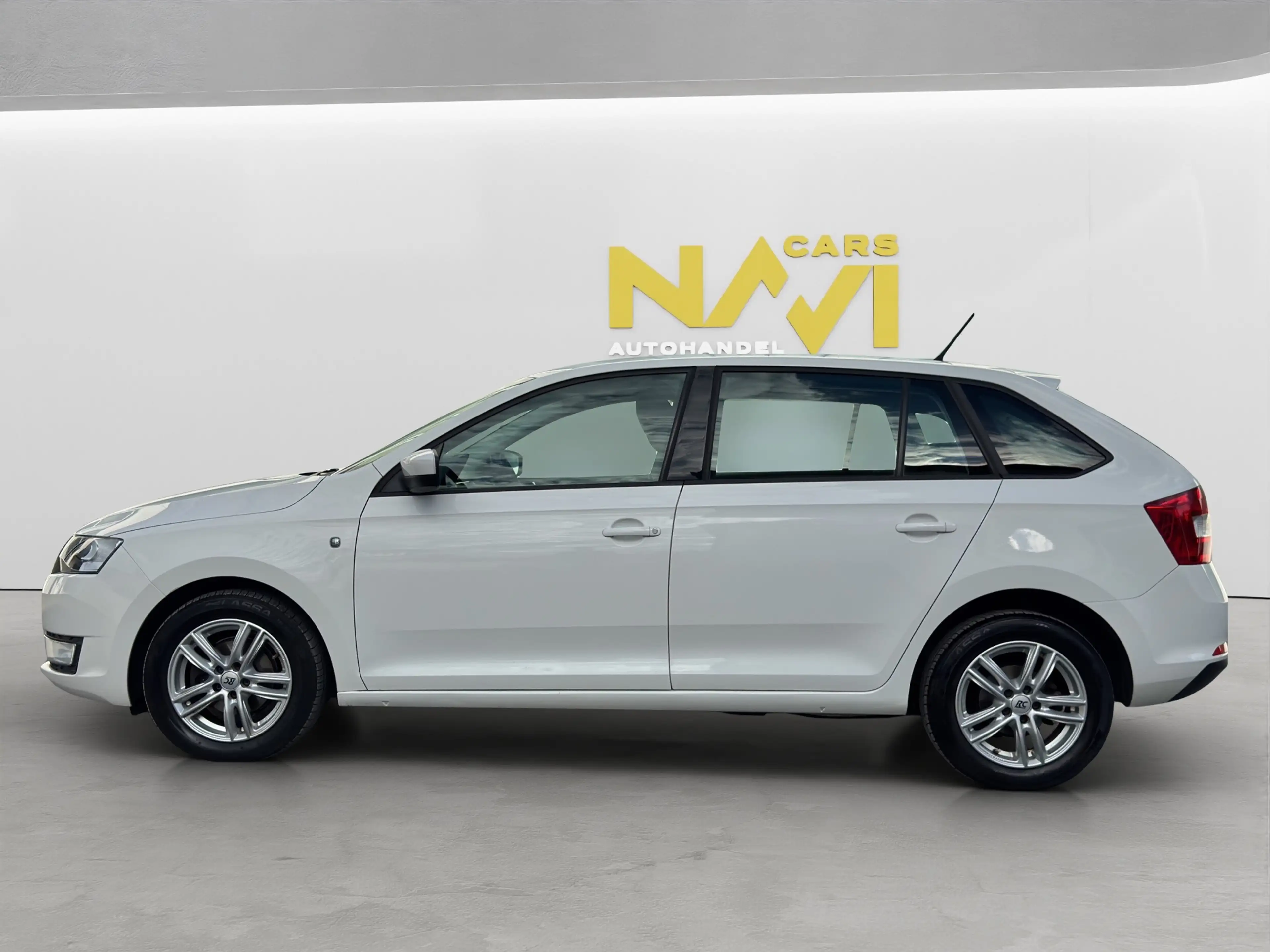 Skoda Rapid/Spaceback Ambition — photo 8
