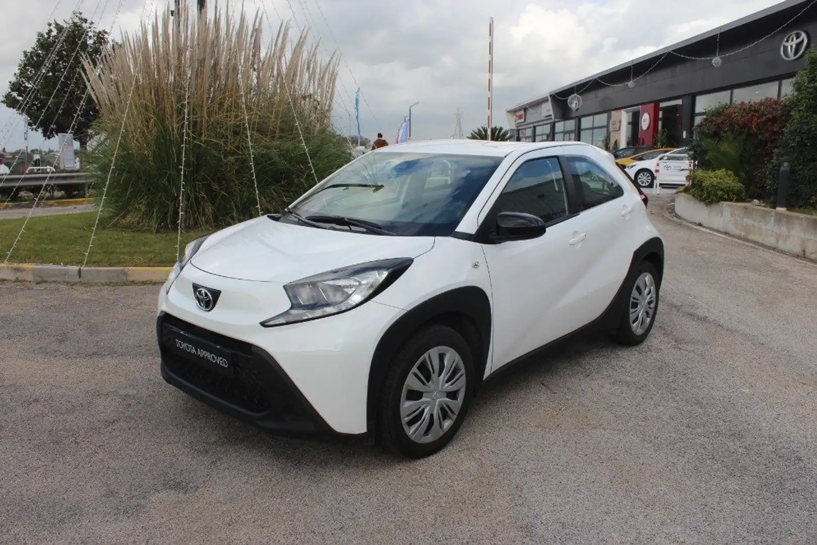 Toyota Aygo X 1.0 VVT-i 72 CV 5 porte Active Blanco - 1