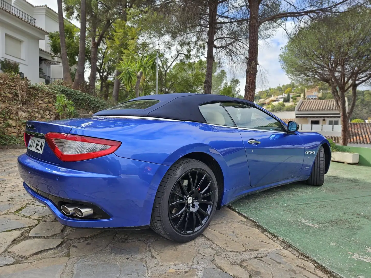 Maserati GranCabrio Sport Bleu - 2