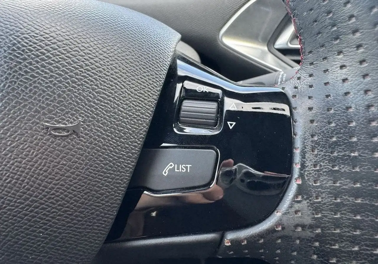 Peugeot 308 308 — photo 18