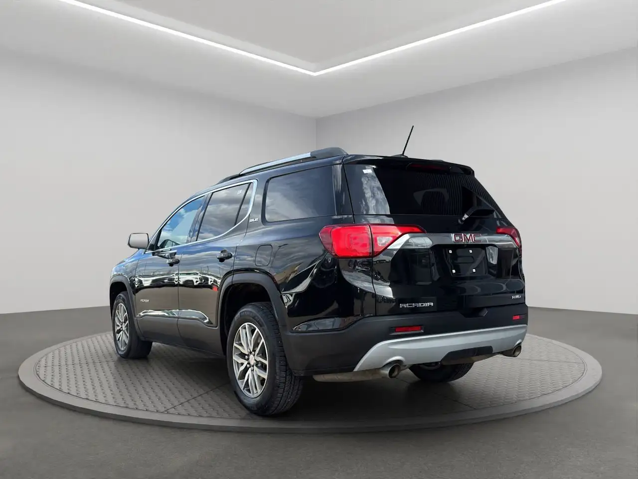 GMC Acadia снимка GMC Acadia