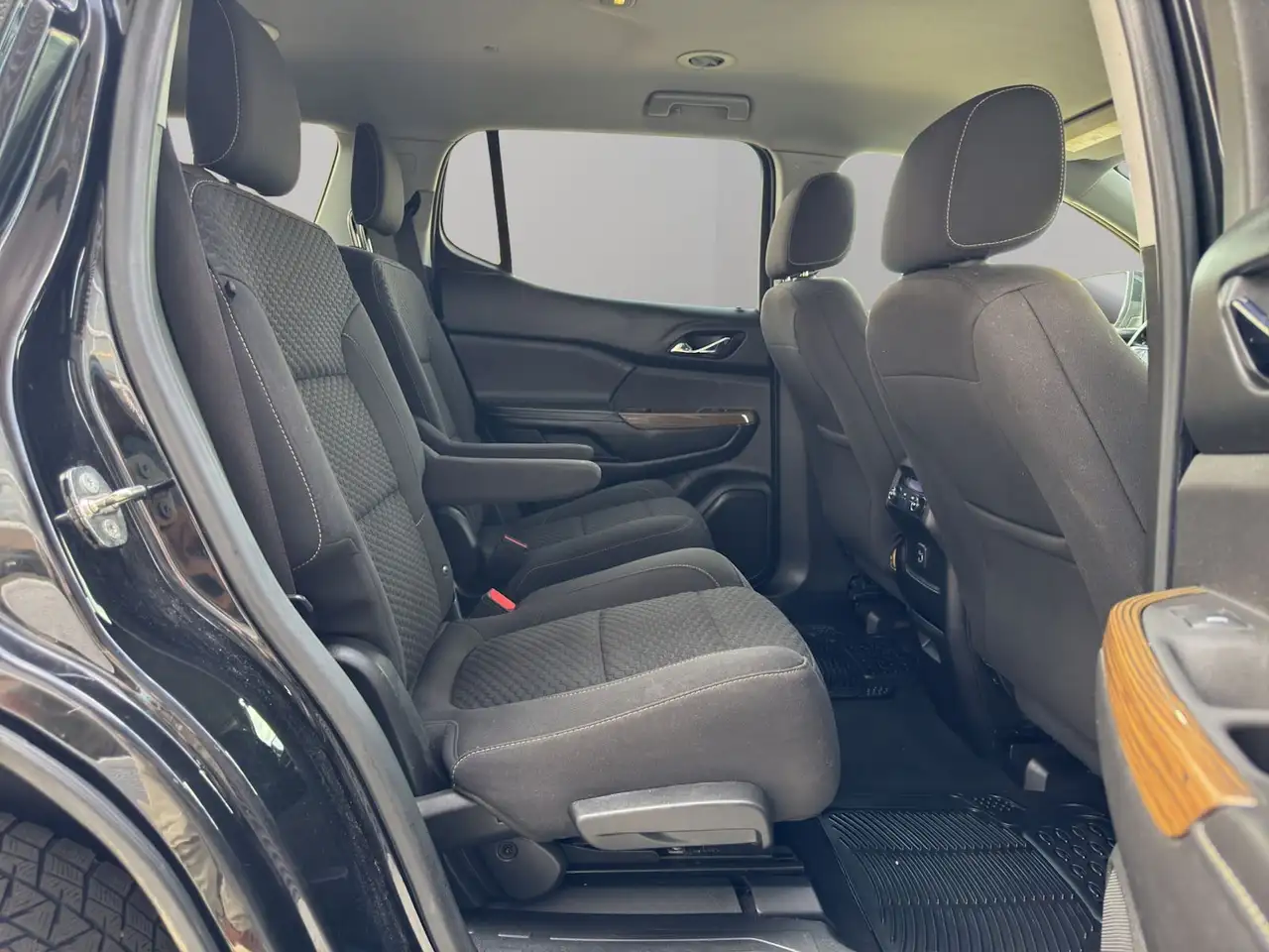 GMC Acadia снимка GMC Acadia