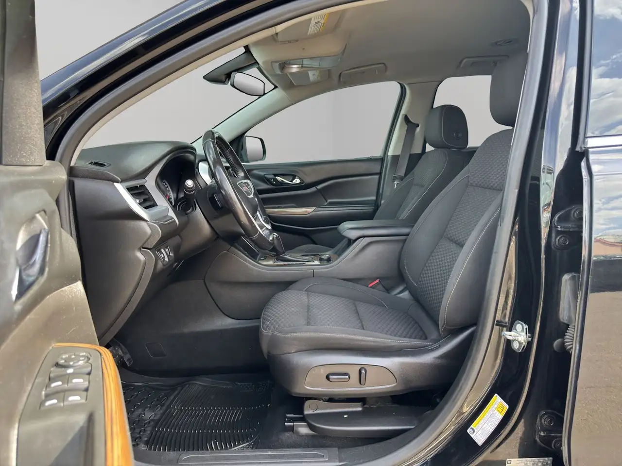 GMC Acadia снимка GMC Acadia