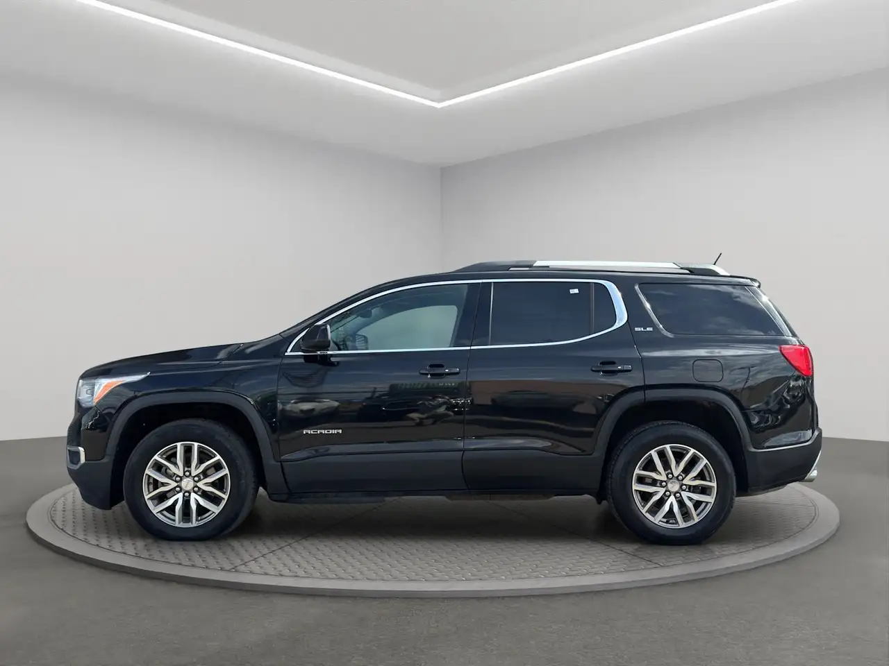 GMC Acadia снимка GMC Acadia