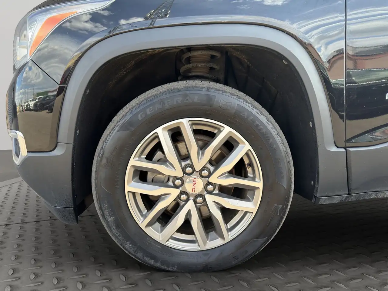 GMC Acadia снимка GMC Acadia