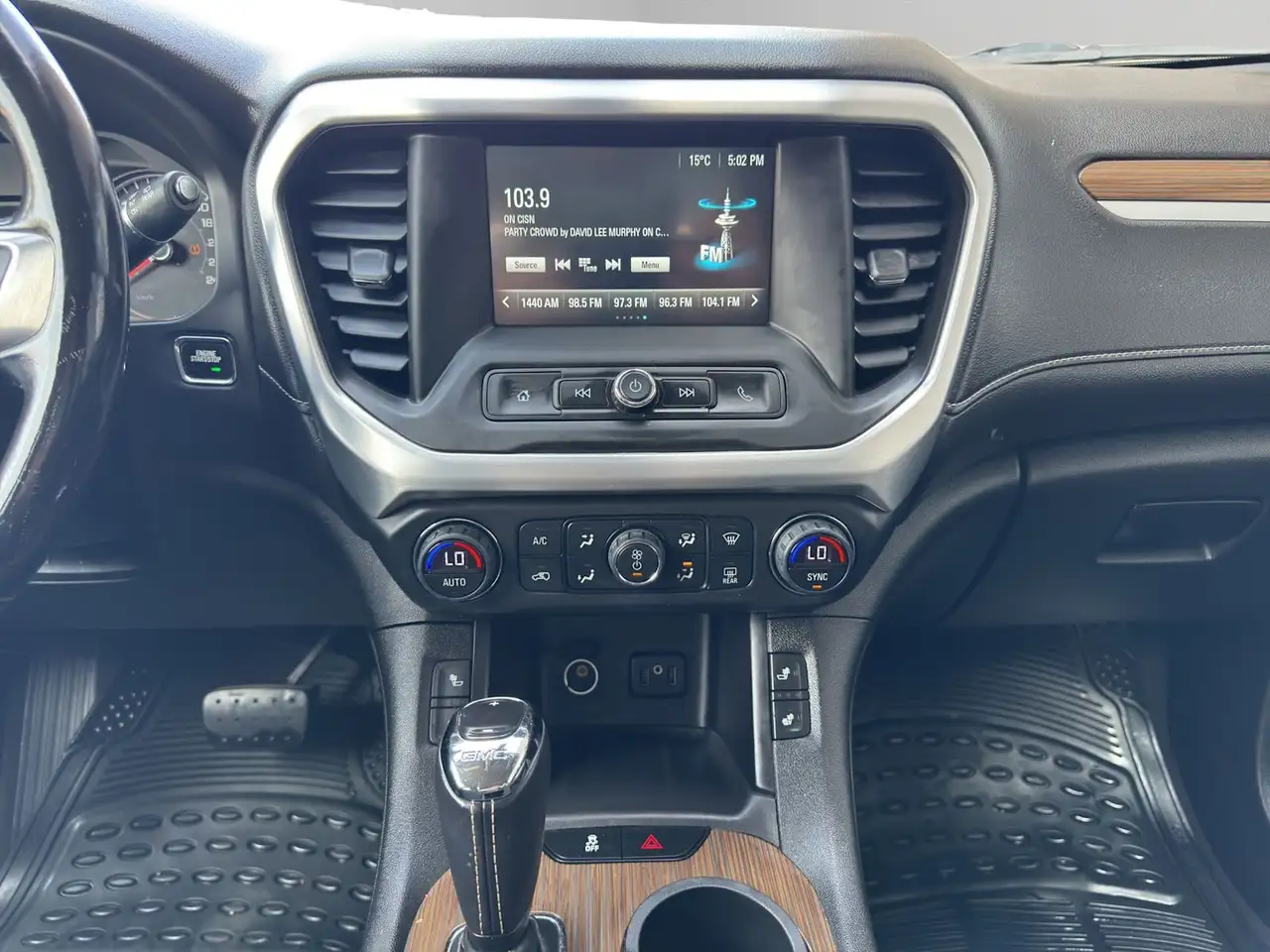 GMC Acadia снимка GMC Acadia