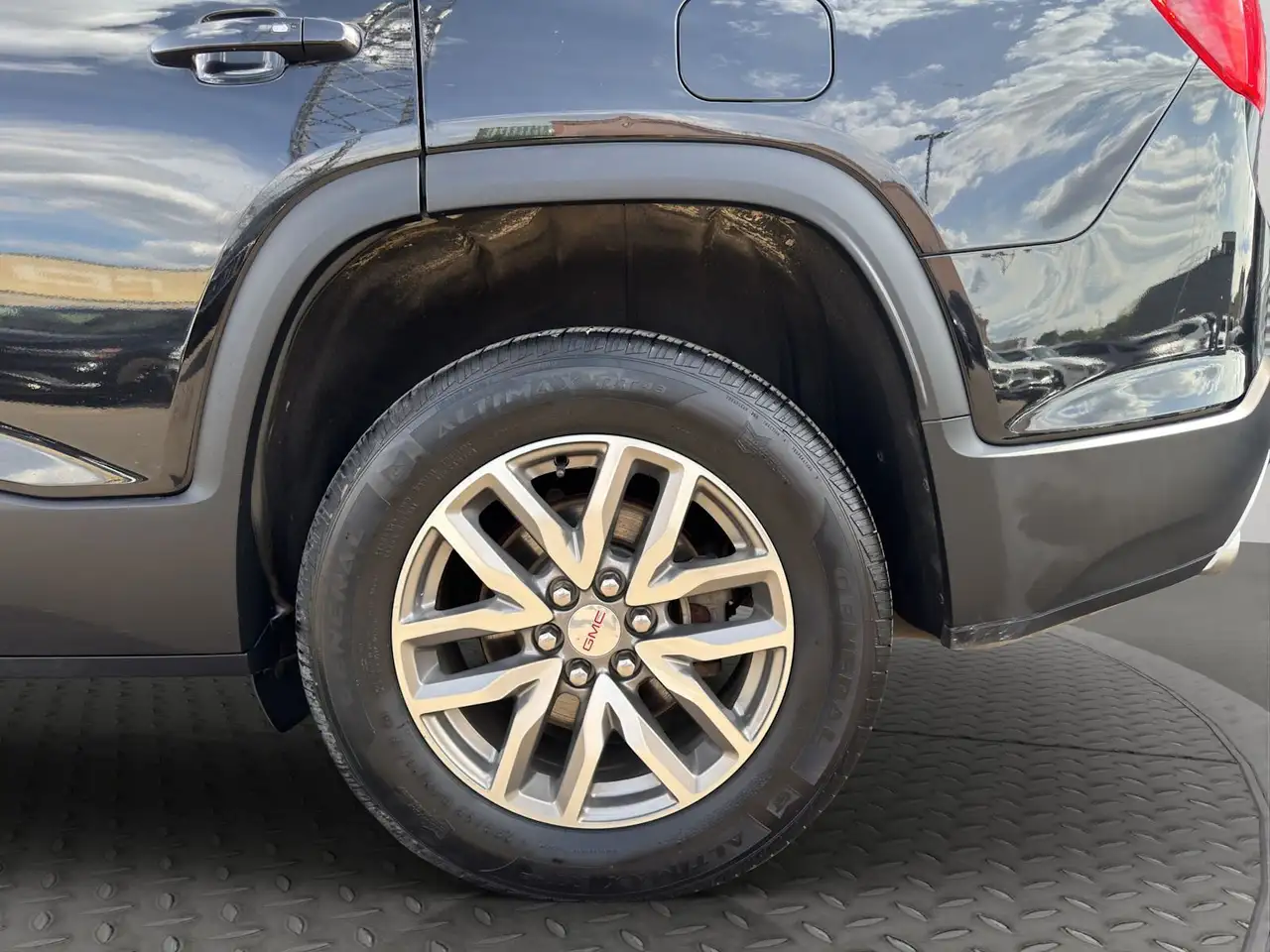 GMC Acadia снимка GMC Acadia
