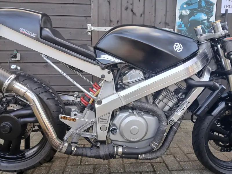 Honda NT 650 - foto 5