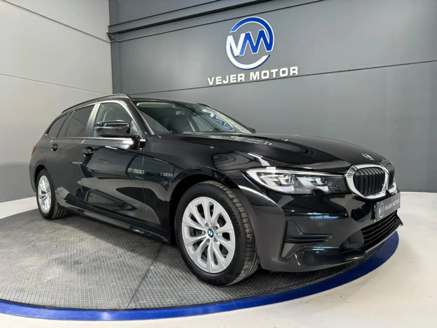 BMW 318 318dA Touring Negro - 1