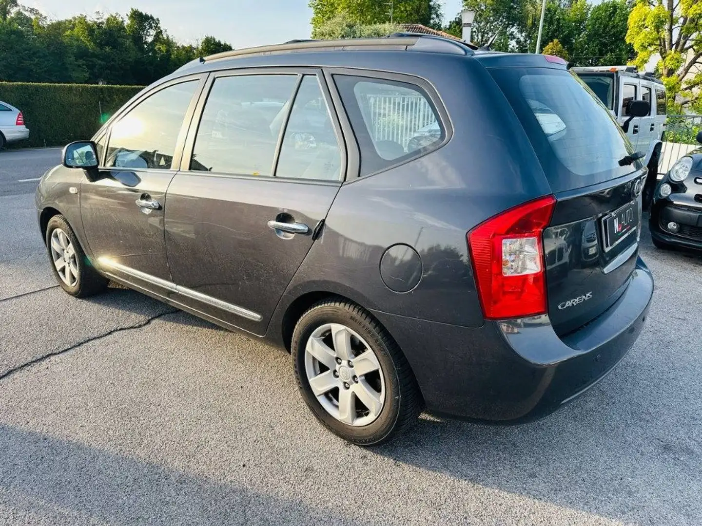 Kia Carens 2.0 CVVT EX Harmony Gris - 2