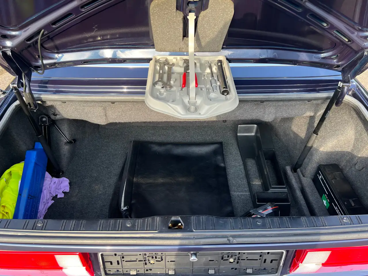 BMW 320i, foto 12
