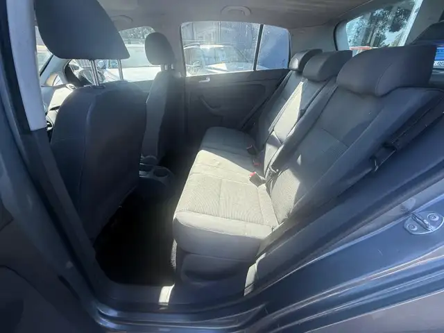 Volkswagen Golf Plus view 11