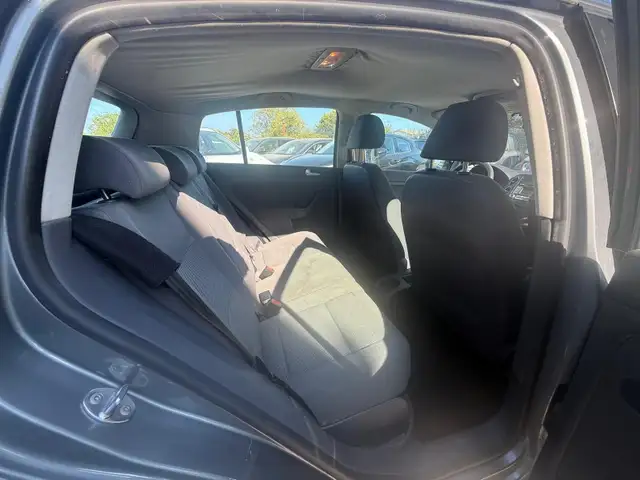 Volkswagen Golf Plus view 13