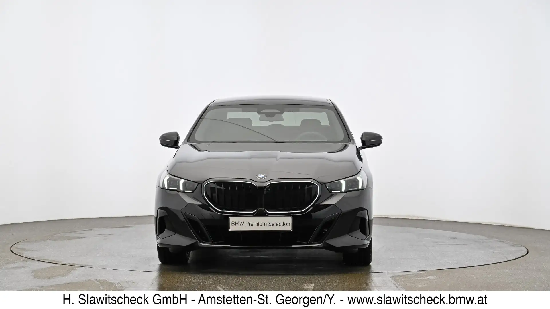 BMW 520 d xDrive G60 Schwarz - 2