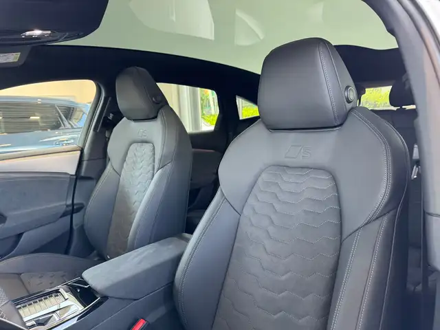 Audi A6 e-tron quattro business Ansicht 11