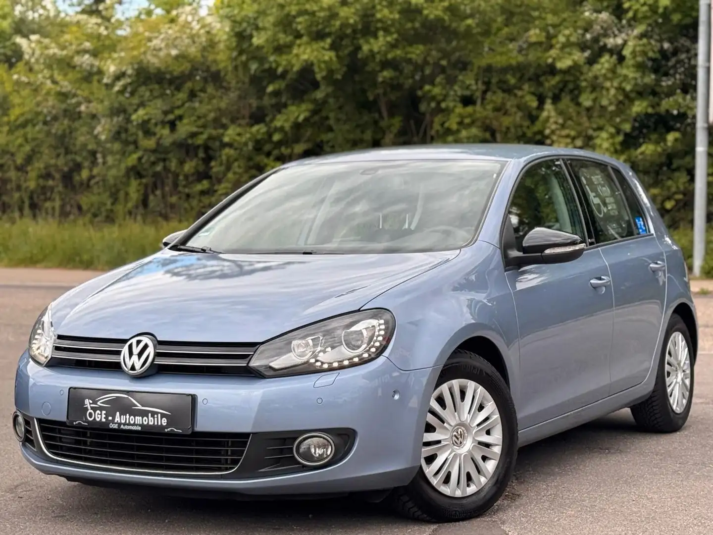 Volkswagen Golf VI 1.6 TDI Style*Behindertenger.*Rollstuhl Azul - 1