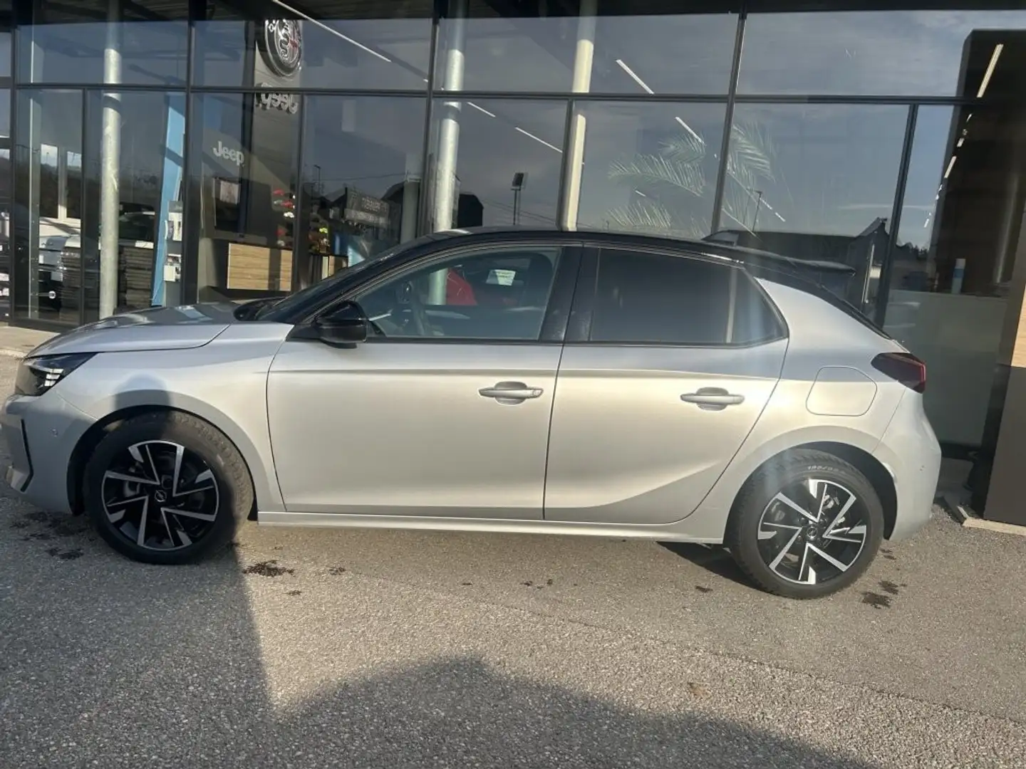 Opel Corsa 1,2 Direct Injection Turbo Euro 6.4  GS Aut. Grau - 2