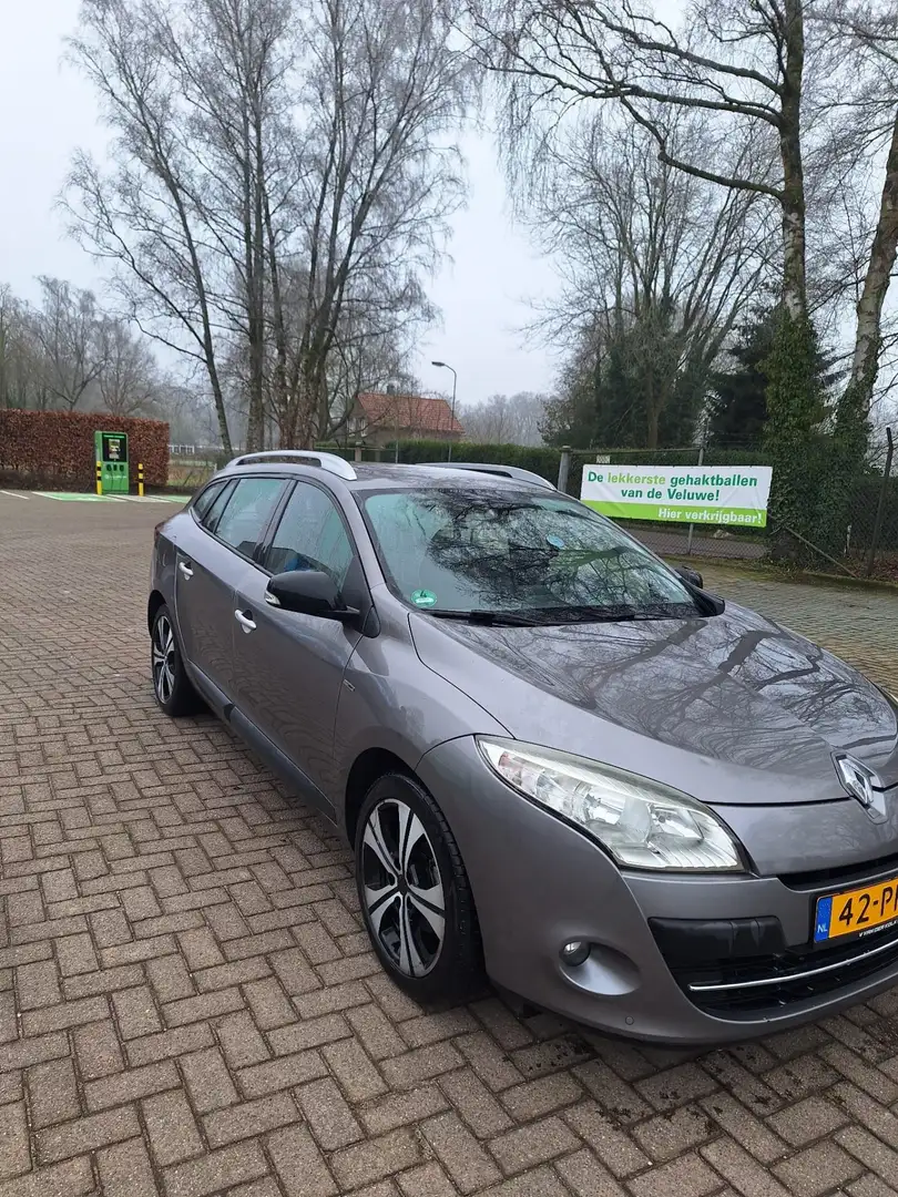 Renault Megane Motorschade Grandtour TCe 130 - 1