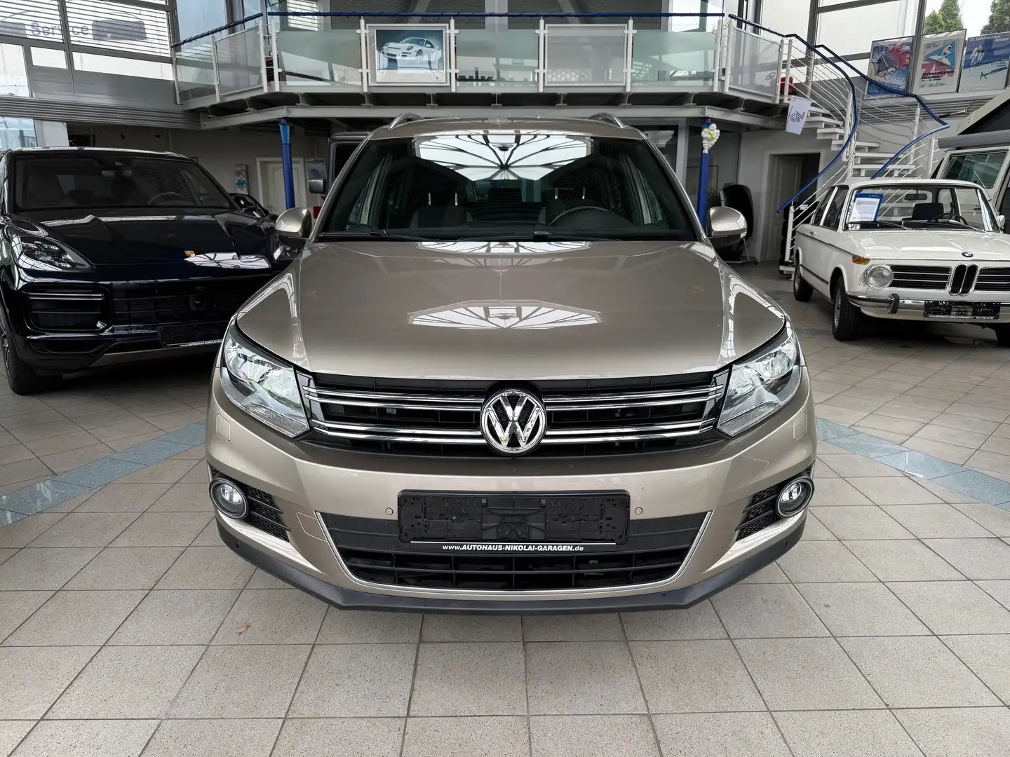 Volkswagen Tiguan Life 4Motion DSG Automatik Бронзовый - 2