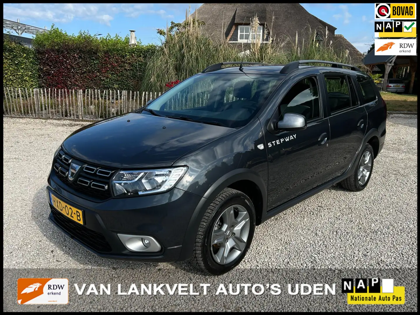 Dacia Logan Stepway Airco, Navi, Trekhaak Grijs - 1