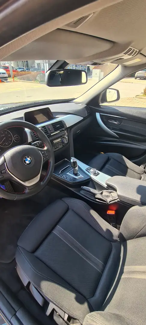 BMW 318 318d Touring Sport Line Aut. - 2