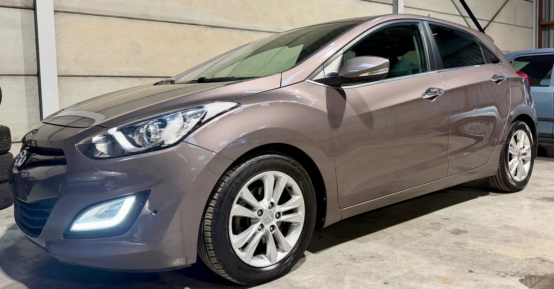 Hyundai i30 i30 1.6 CRDi Première ISG Brun - 1
