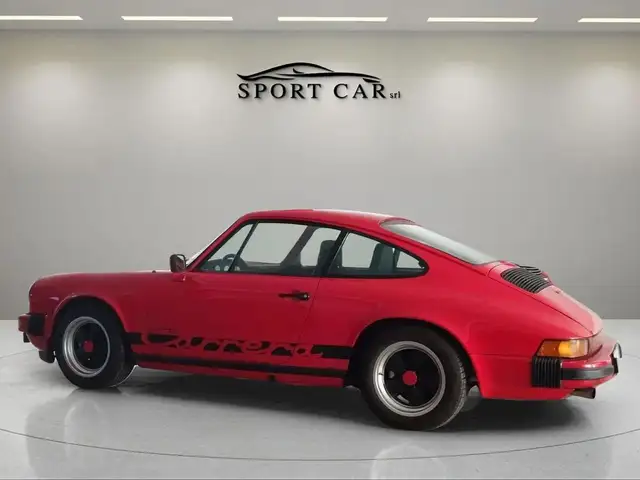 Porsche 911 view 2