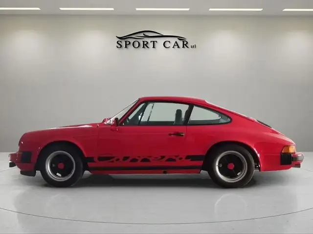Porsche 911 view 3