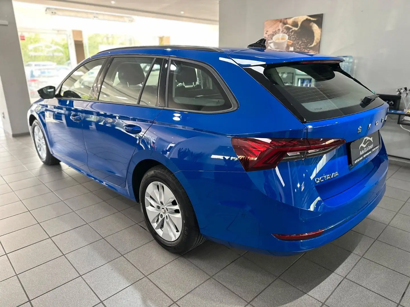 Skoda Octavia Combi 2.0 TDI 1.Hand|Navi|Kamera|LED Blau - 2
