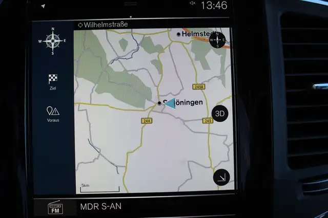 Volvo XC90 view 14