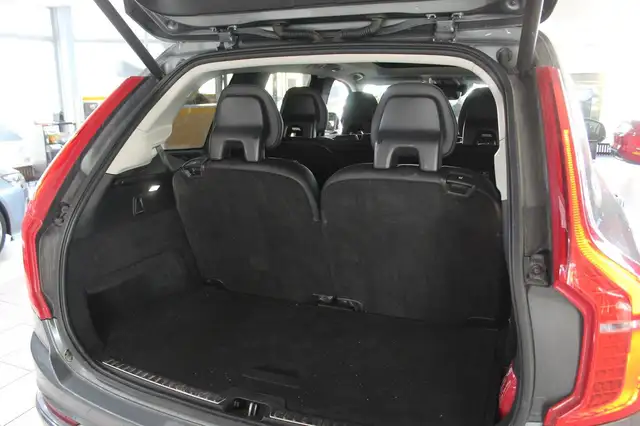Volvo XC90 view 7