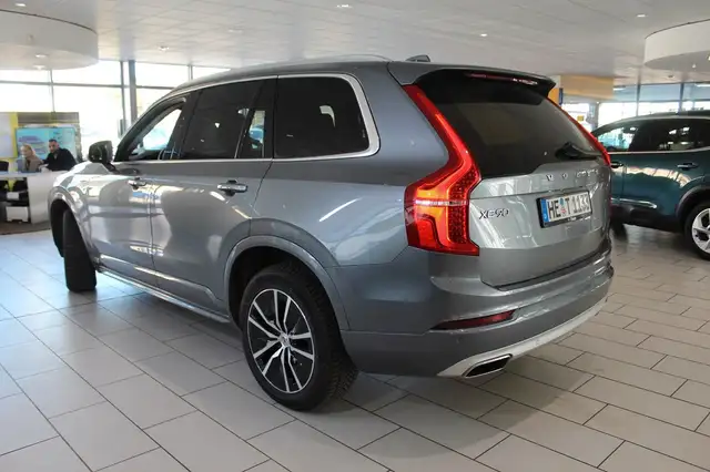 Volvo XC90 view 4